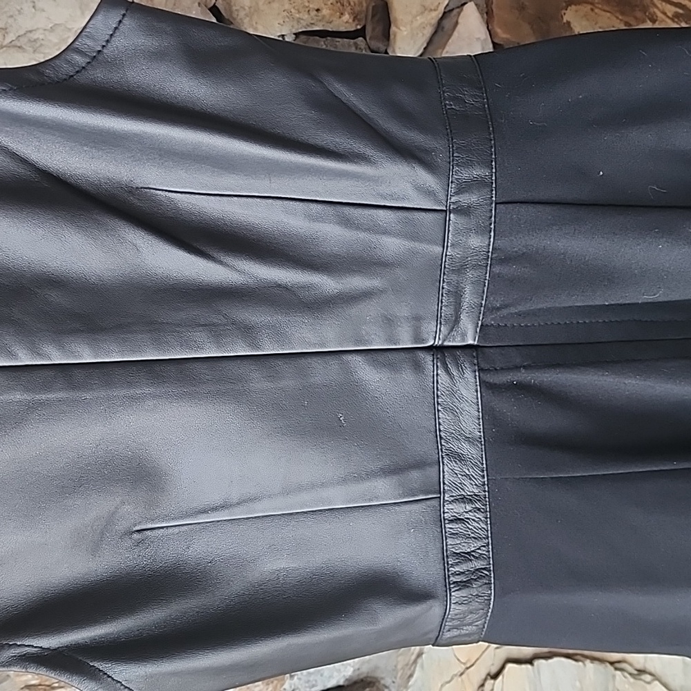 Trina Turk Leather Busted V-neck Mini Dress Size 4 - Picture 5 of 12